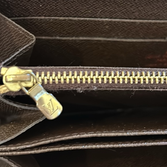 AUTHENTIC Louis Vuitton DAMIER EBENE zippy wallet with no signs of wear - Picture 8 of 13